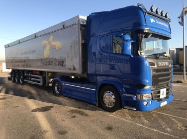 omlesztett-kipperes-aruszallitas-04